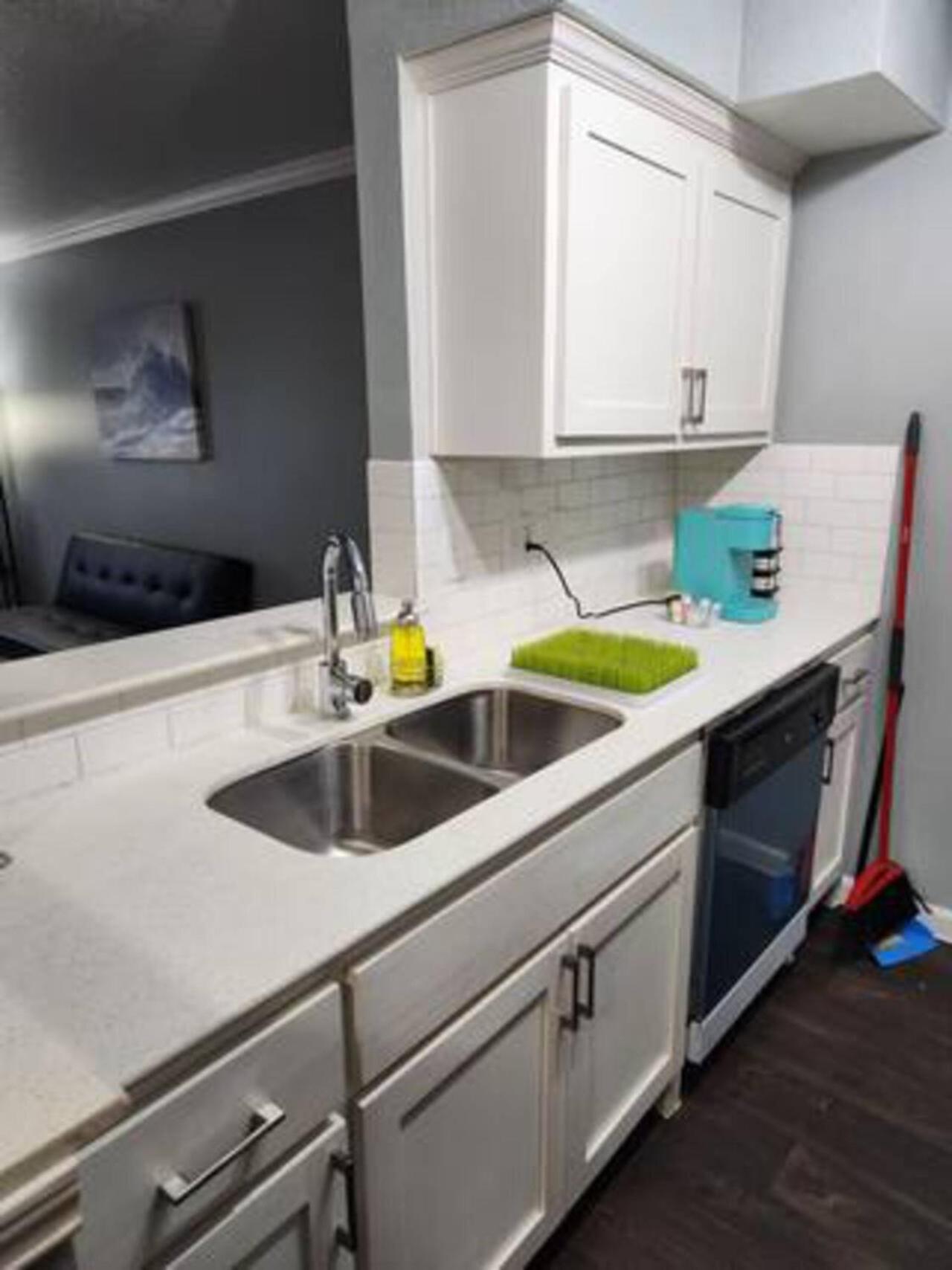 Blue Shark *B501* @ Medical Center 1Br Modern King Apartment With Private Patio Houston Exterior photo